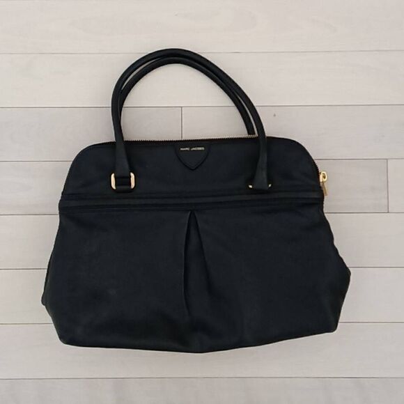 Marc Jacobs Women's Leather Gold-tone Hardware Shoulder Bag Black - Picture 1 of 5